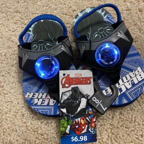 🆕 Marvel Avengers Black Panther Sandals size 7/8 - Picture 5 of 7
